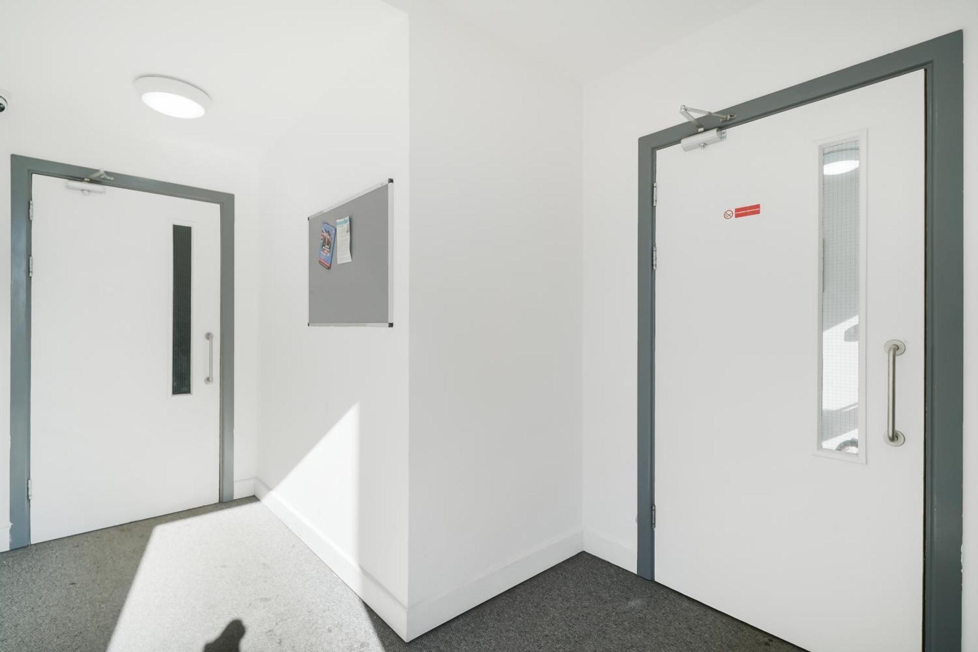 One And Two Bed Apartments Slough Near Heathrow Colnbrook Exteriör bild