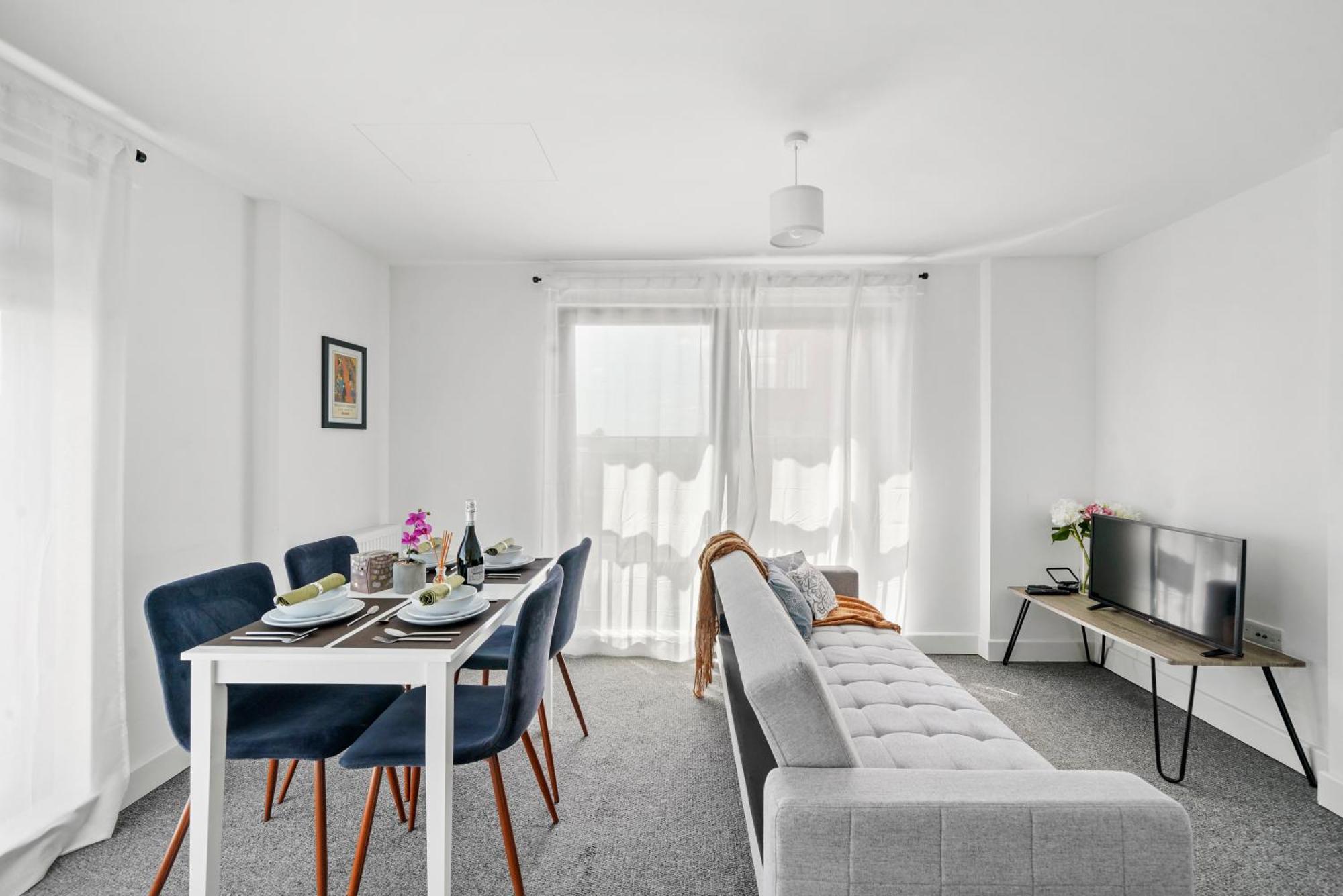 One And Two Bed Apartments Slough Near Heathrow Colnbrook Exteriör bild