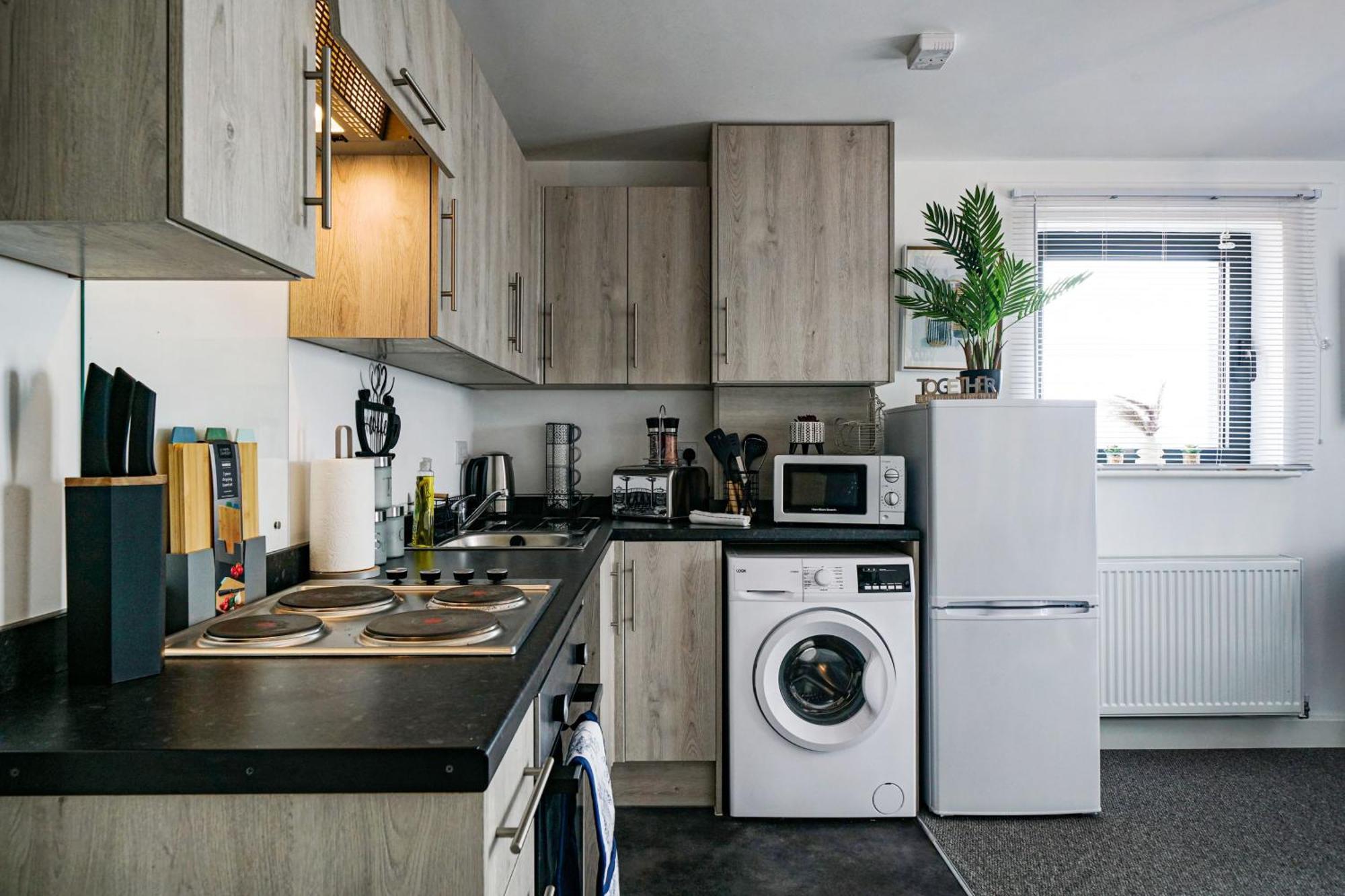 One And Two Bed Apartments Slough Near Heathrow Colnbrook Exteriör bild