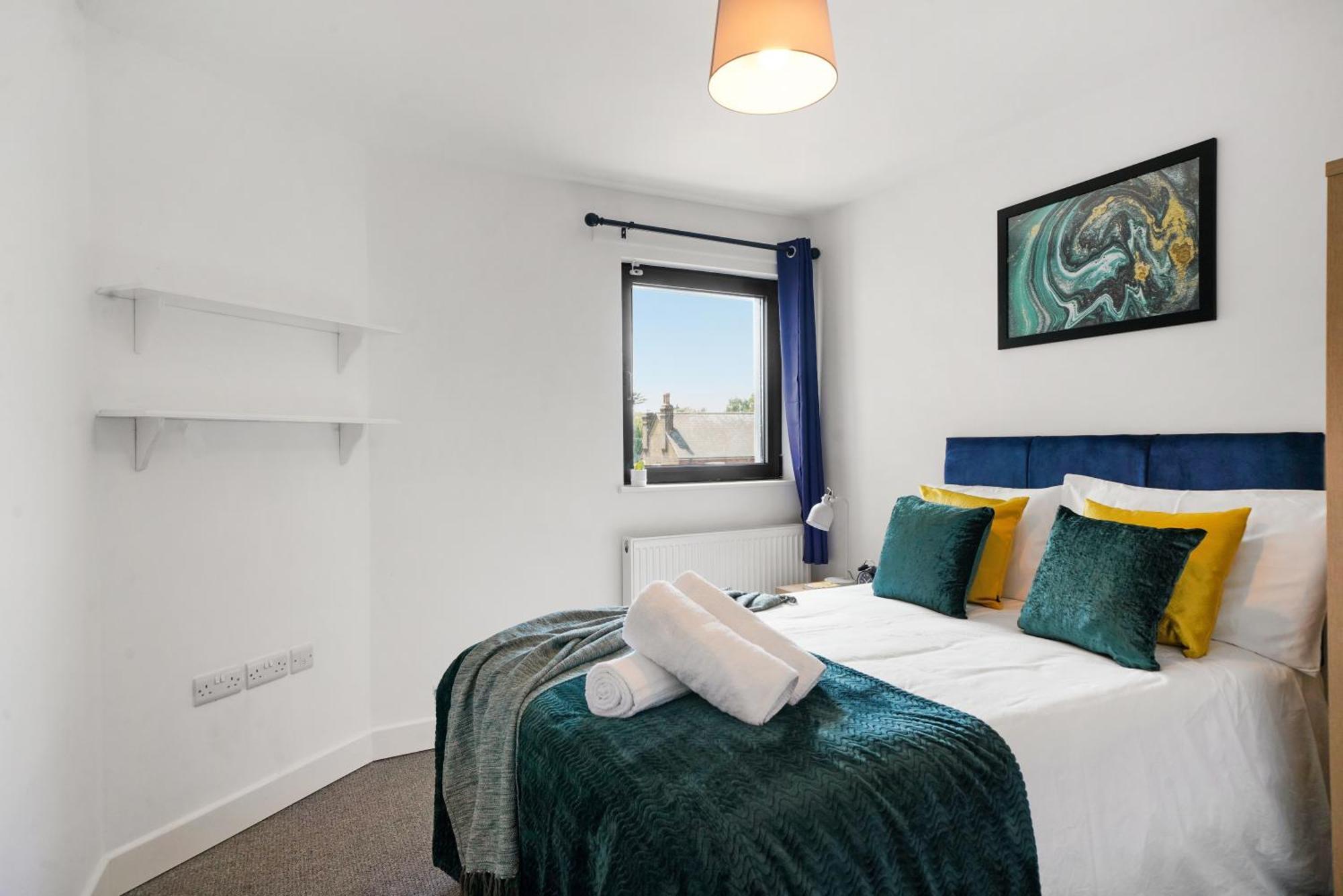 One And Two Bed Apartments Slough Near Heathrow Colnbrook Exteriör bild