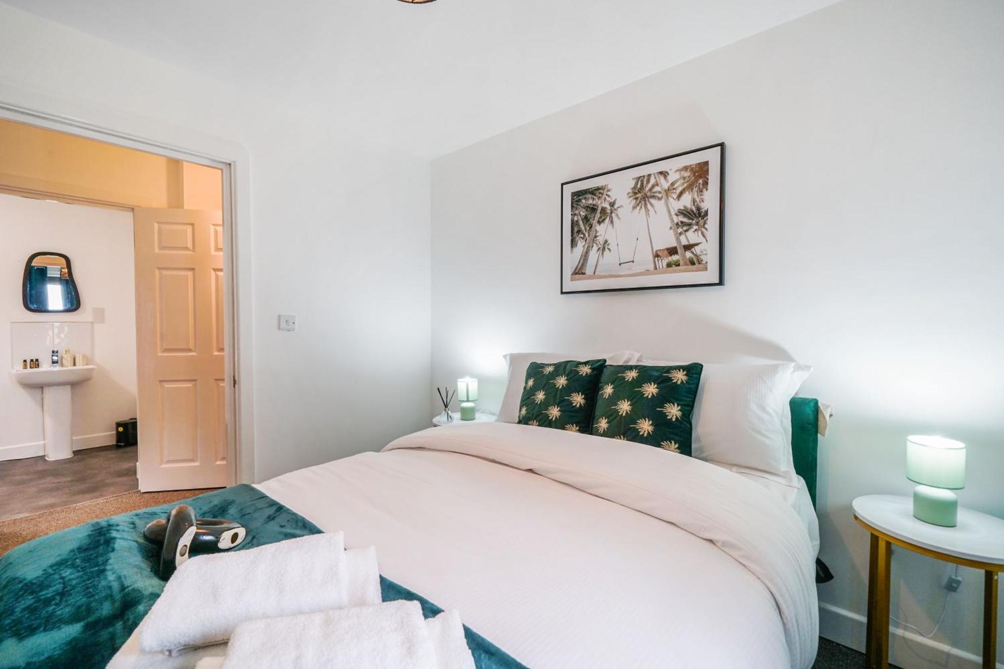 One And Two Bed Apartments Slough Near Heathrow Colnbrook Exteriör bild