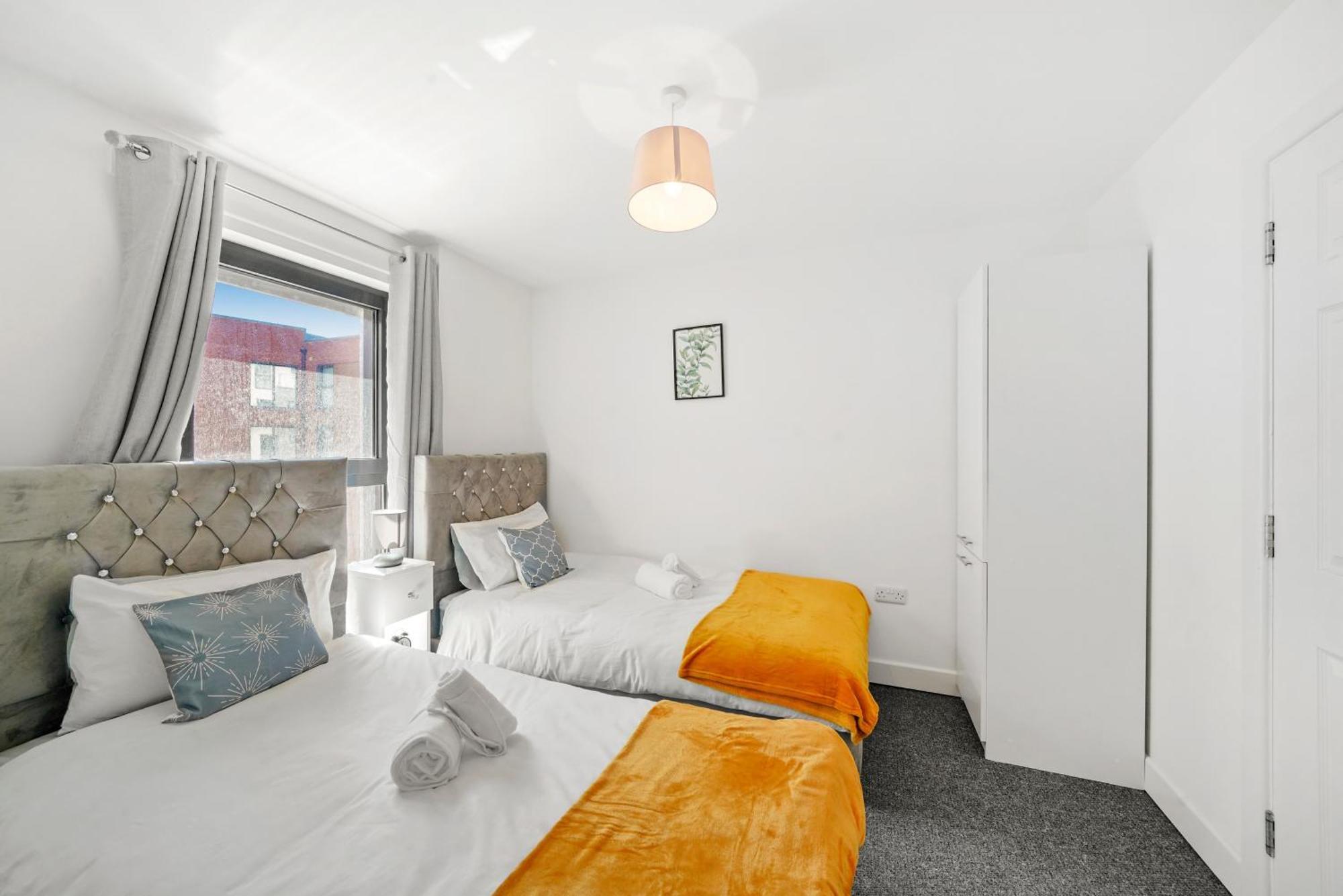 One And Two Bed Apartments Slough Near Heathrow Colnbrook Exteriör bild
