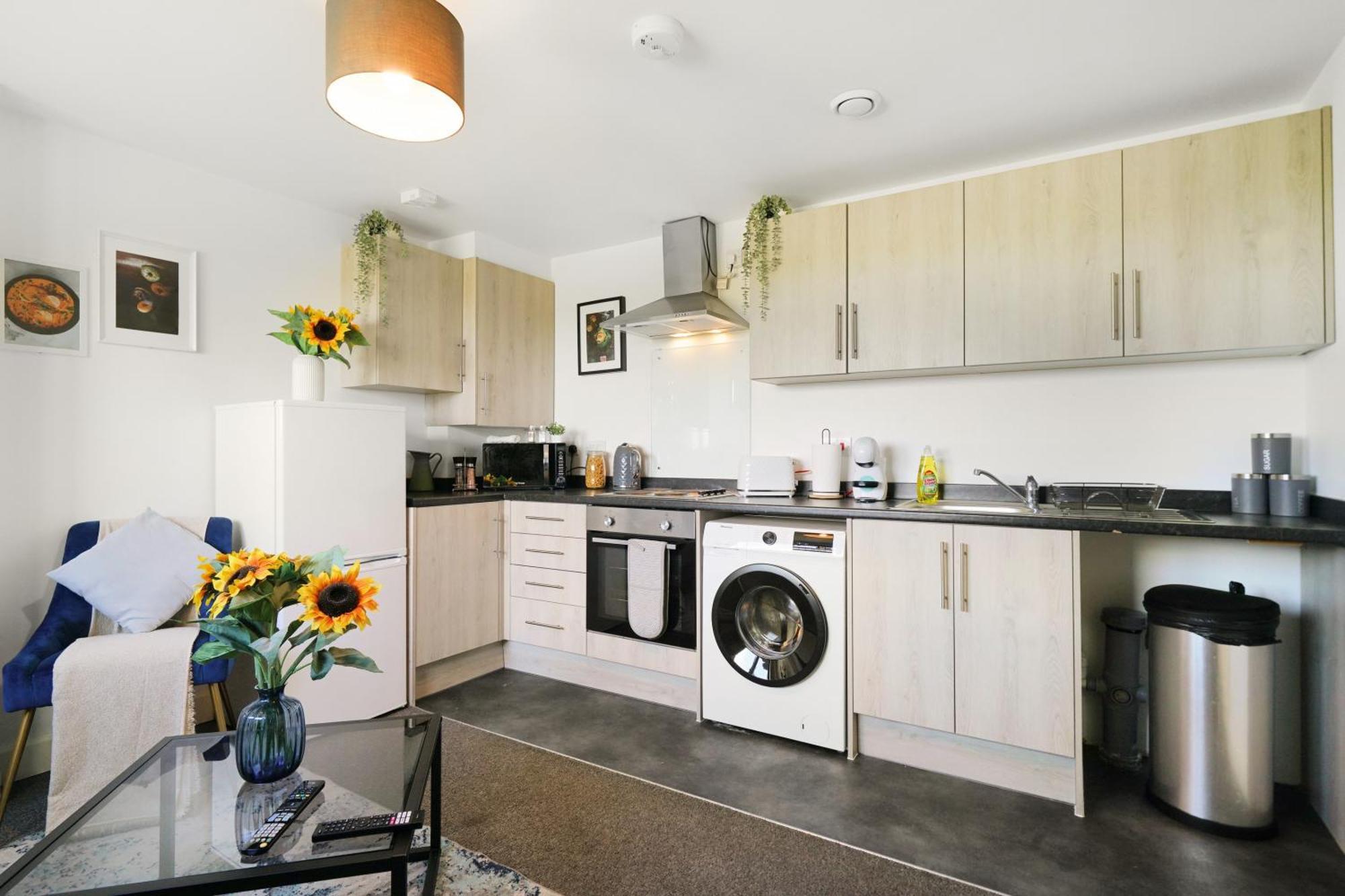 One And Two Bed Apartments Slough Near Heathrow Colnbrook Exteriör bild