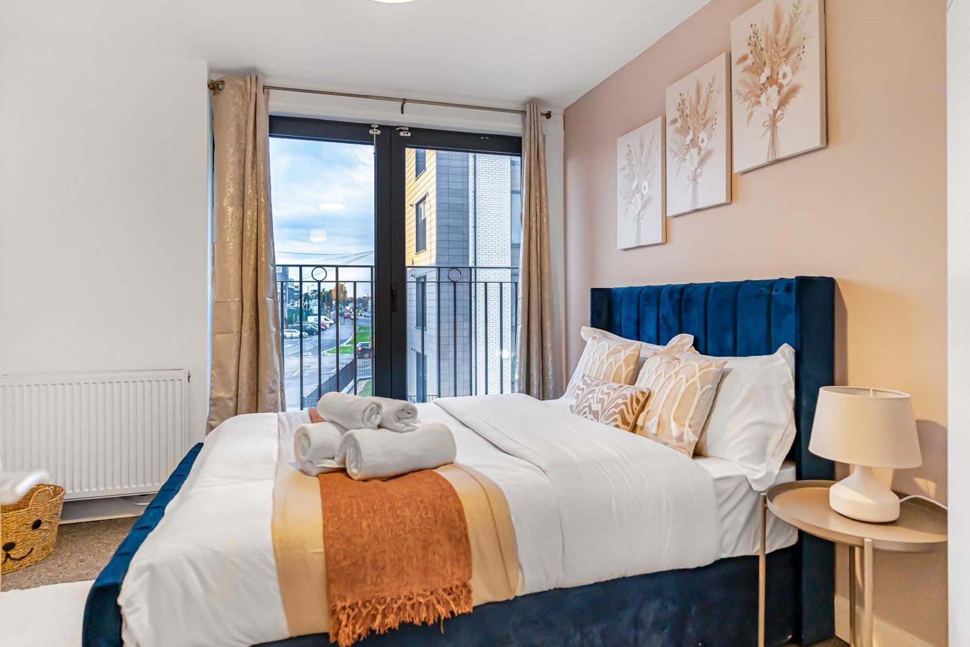 One And Two Bed Apartments Slough Near Heathrow Colnbrook Exteriör bild